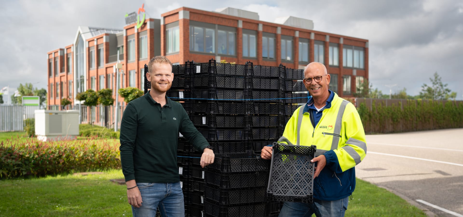 Ruud Dekker van GP Groot recycling en Joost Plomp van Koninklijke Vezet